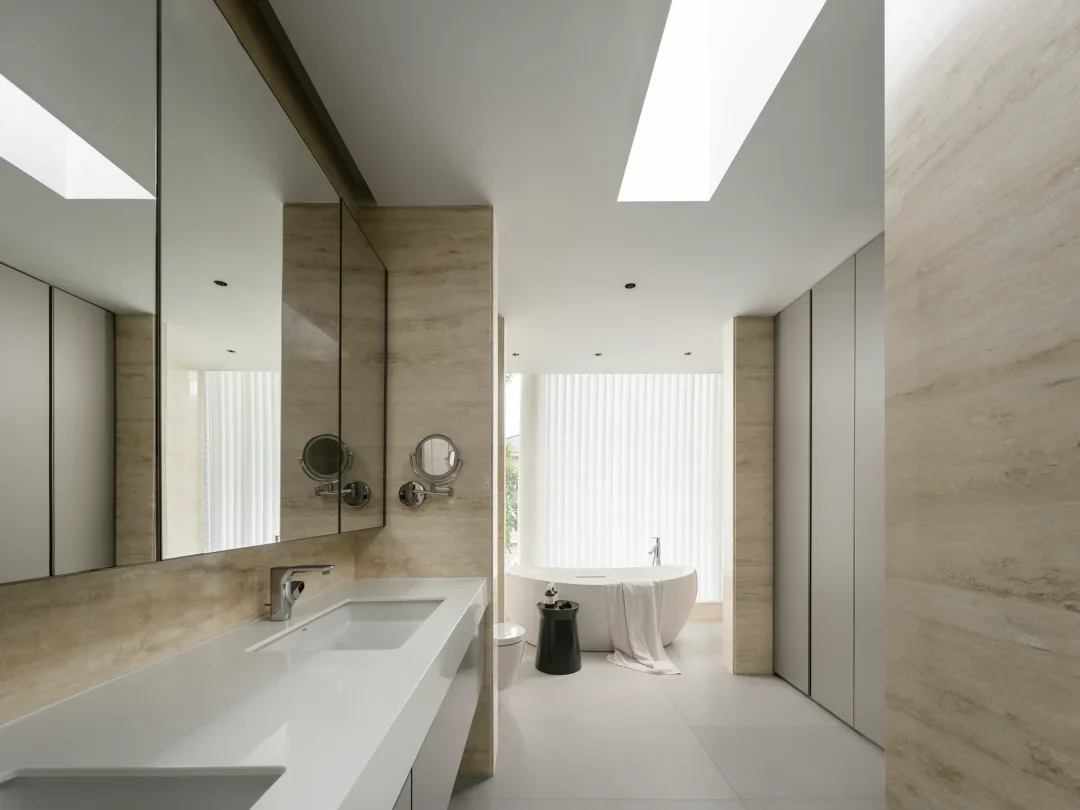 Plain Homeland Slider Three Item 9