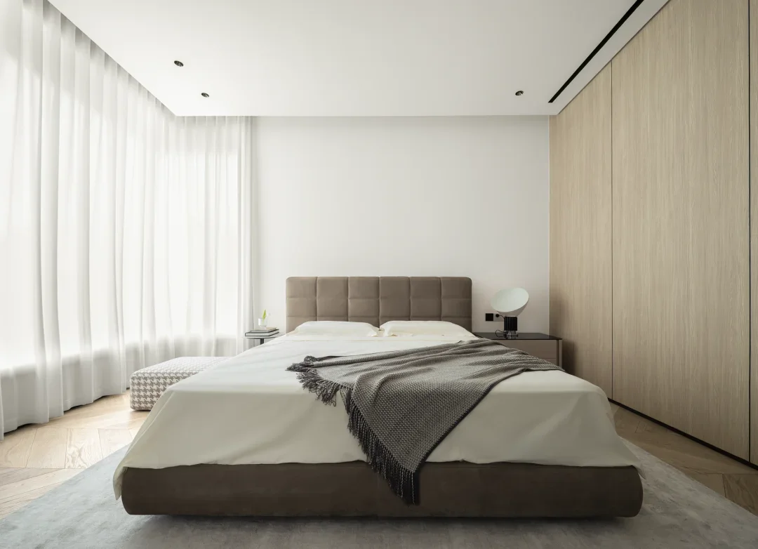 Plain Homeland Slider Three Item 10